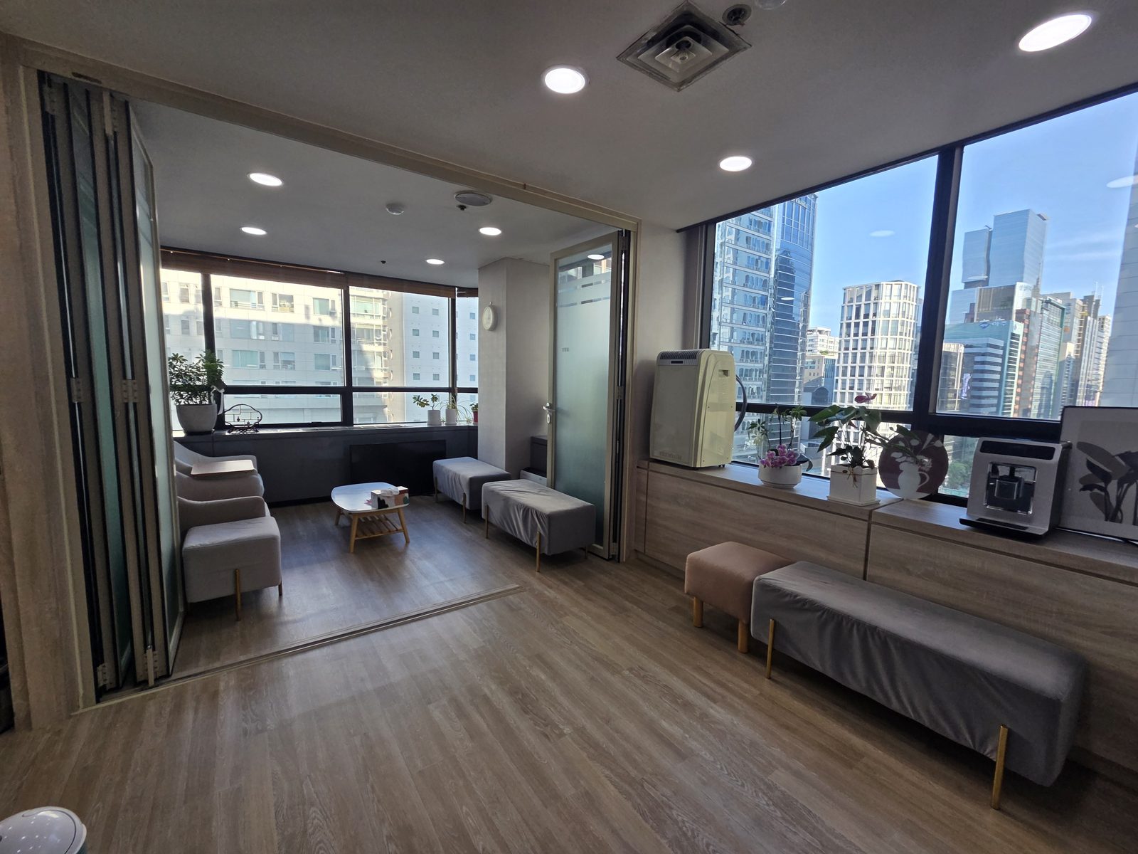 사람과성장 코칭심리상담센터 강남서초본원 입구 안내판