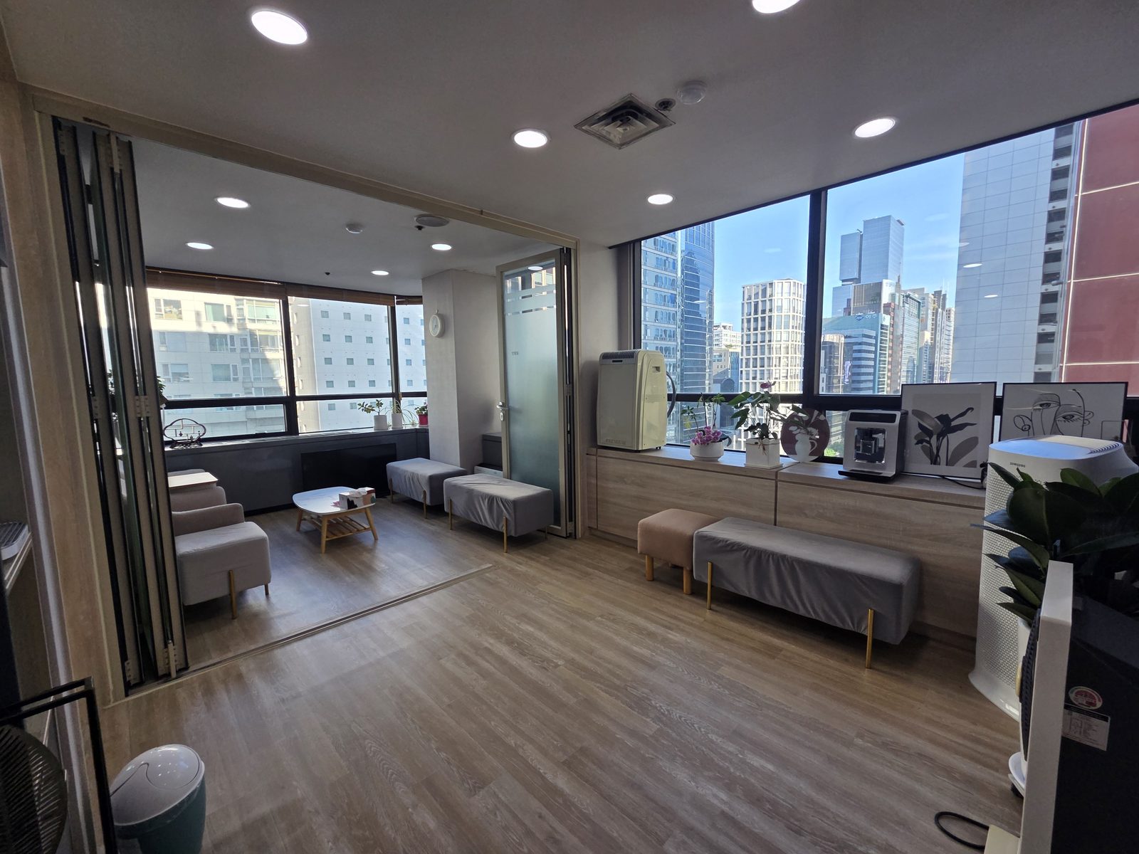 사람과성장 코칭심리상담센터 강남서초본원 입구 안내판